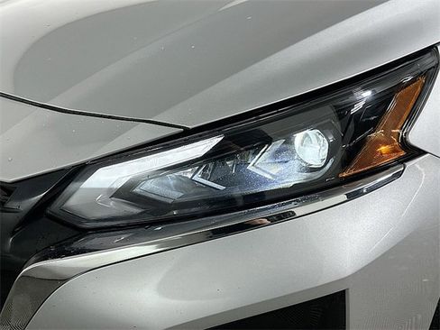 Used 2024 Nissan Altima 2.5 SV image 30