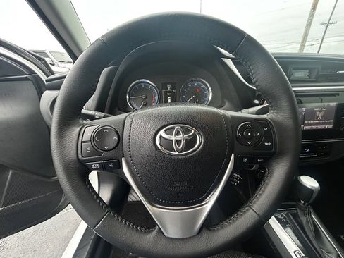Used 2017 Toyota Corolla SE image 12