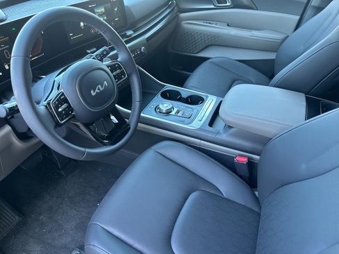 New 2026 Kia Carnival LXS image 10