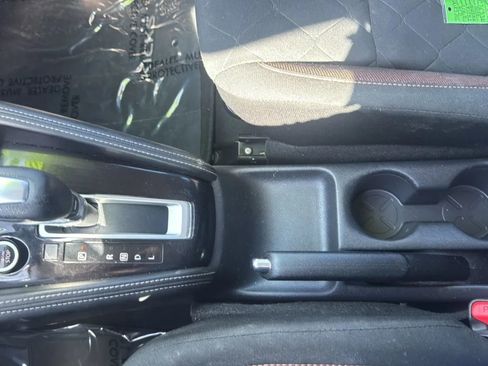 Used 2020 Nissan Kicks SR FWD image 11
