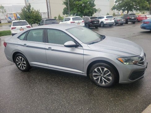 Used 2024 Volkswagen Jetta S FWD image 2