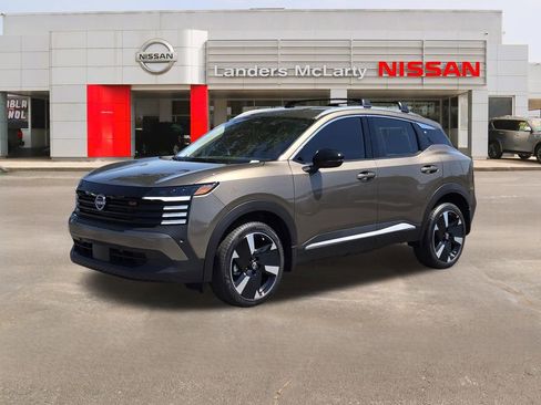 New 2026 Nissan Kicks SR w/ Cold Weather Package FWD image 7