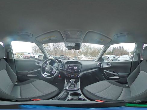 Used 2025 Kia Soul LX w/ LX Technology Package image 38