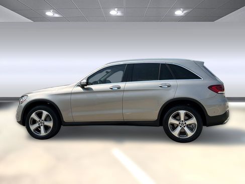 Used 2022 Mercedes-Benz GLC 300 4MATIC image 2
