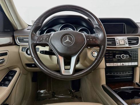 Used 2015 Mercedes-Benz E 350 Sedan image 33