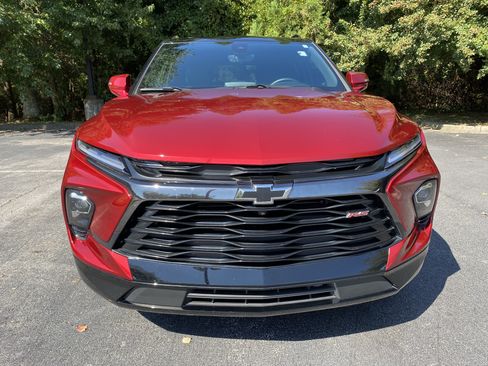 Used 2025 Chevrolet Blazer RS w/ Driver Confidence II Package AWD/4WD image 3