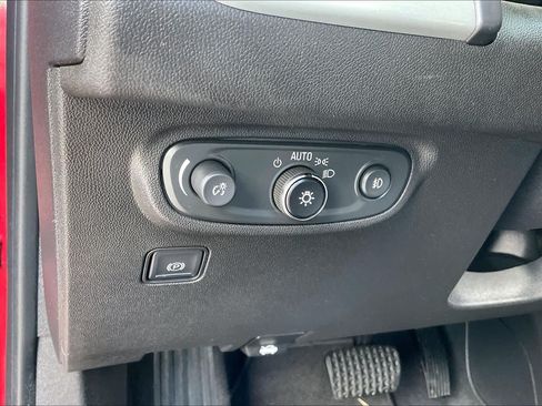 Used 2020 GMC Terrain SLT w/ Preferred Package FWD image 13