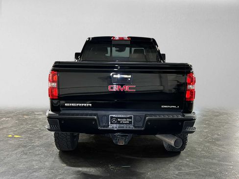 Used 2017 GMC Sierra 2500 Denali w/ Duramax Plus Package AWD/4WD image 4