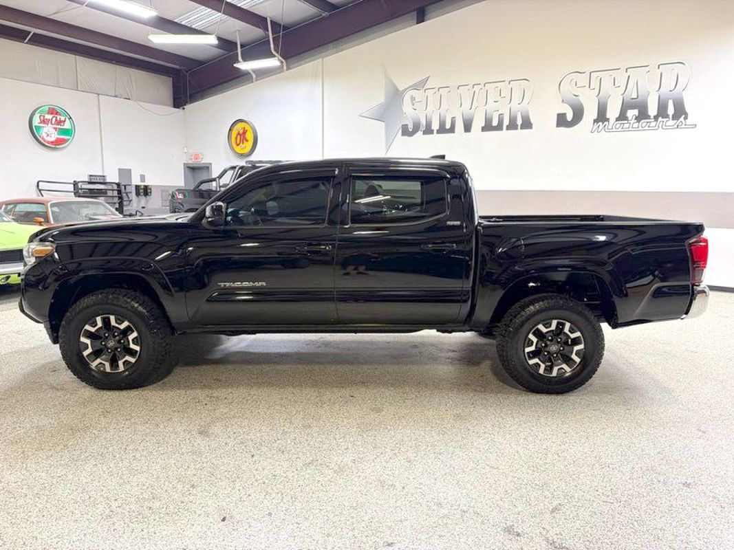 Used 2020 Toyota Tacoma SR5 RWD image 3
