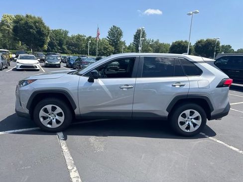 Used 2022 Toyota RAV4 LE FWD image 8