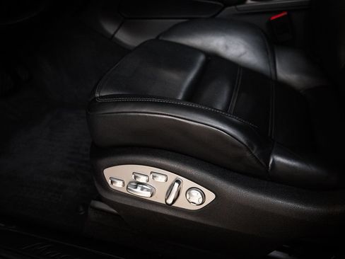 Certified 2023 Porsche Macan AWD/4WD image 14