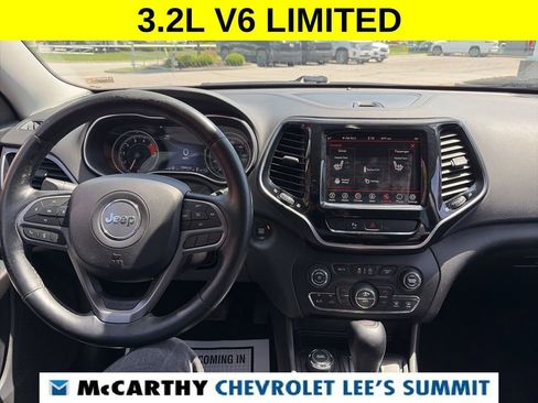Used 2019 Jeep Cherokee Limited AWD/4WD image 23
