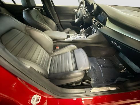 Used 2023 Alfa Romeo Giulia Veloce RWD image 29
