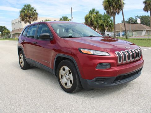 Used 2014 Jeep Cherokee Sport FWD image 21