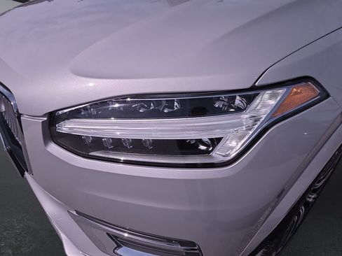 Used 2025 Volvo XC90 B5 Core AWD/4WD image 36