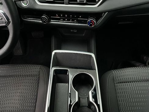 Used 2025 Chevrolet Equinox LT image 14