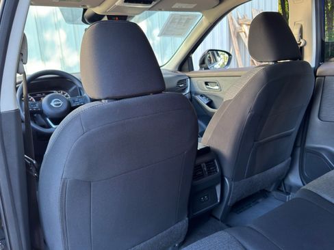 Used 2023 Nissan Rogue SV FWD image 29