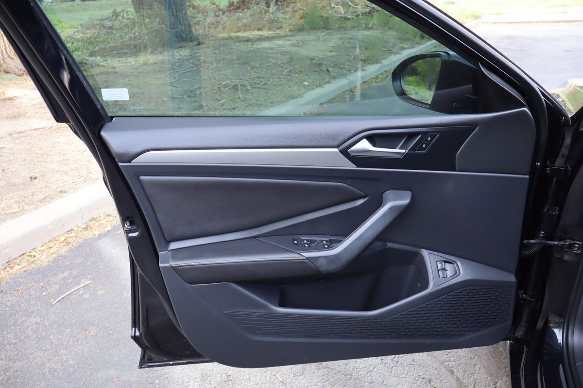 Used 2022 Volkswagen Jetta Sport FWD image 23