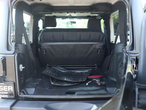 Used 2017 Jeep Wrangler Sport w/ Connectivity Group AWD/4WD image 14