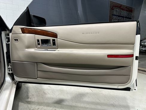 Used 2002 Cadillac Eldorado Touring w/ Preffered Equipment Group image 8