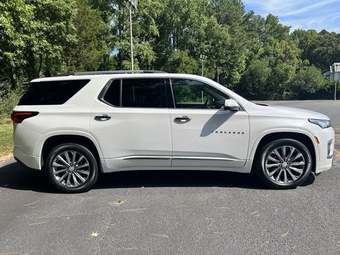 Used 2022 Chevrolet Traverse Premier AWD/4WD image 2