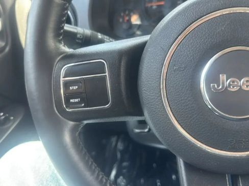 Used 2017 Jeep Patriot Latitude AWD/4WD image 24