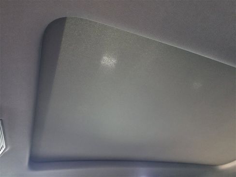 New 2026 Volkswagen Atlas Cross Sport SE image 18