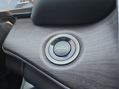 Used 2025 Jeep Grand Cherokee L Limited w/ Luxury Tech Group II image 52