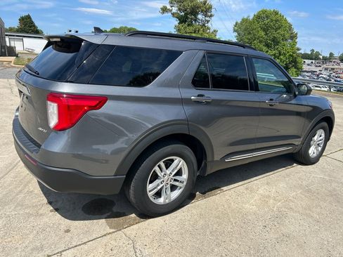 Used 2023 Ford Explorer XLT w/ Equipment Group 202A AWD/4WD image 6