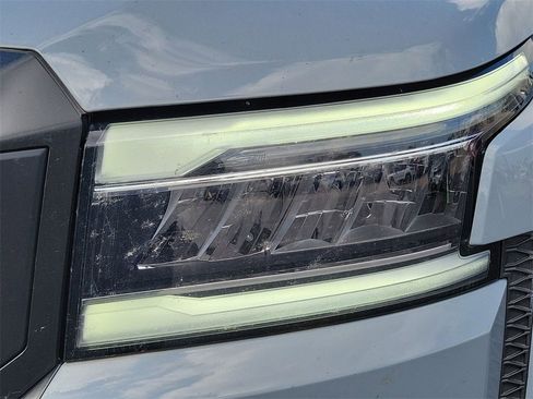 Used 2025 Nissan Frontier PRO-4X image 21