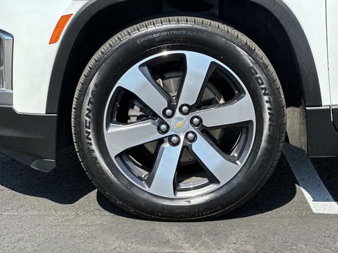 Certified 2023 Chevrolet Traverse LT w/ LT Premium Package AWD/4WD image 8