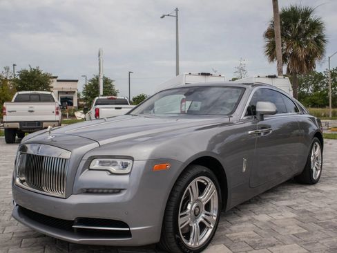 Used 2019 Rolls-Royce Wraith RWD image 6