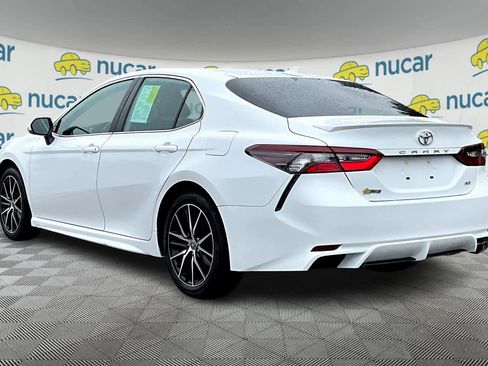 Used 2023 Toyota Camry SE image 4