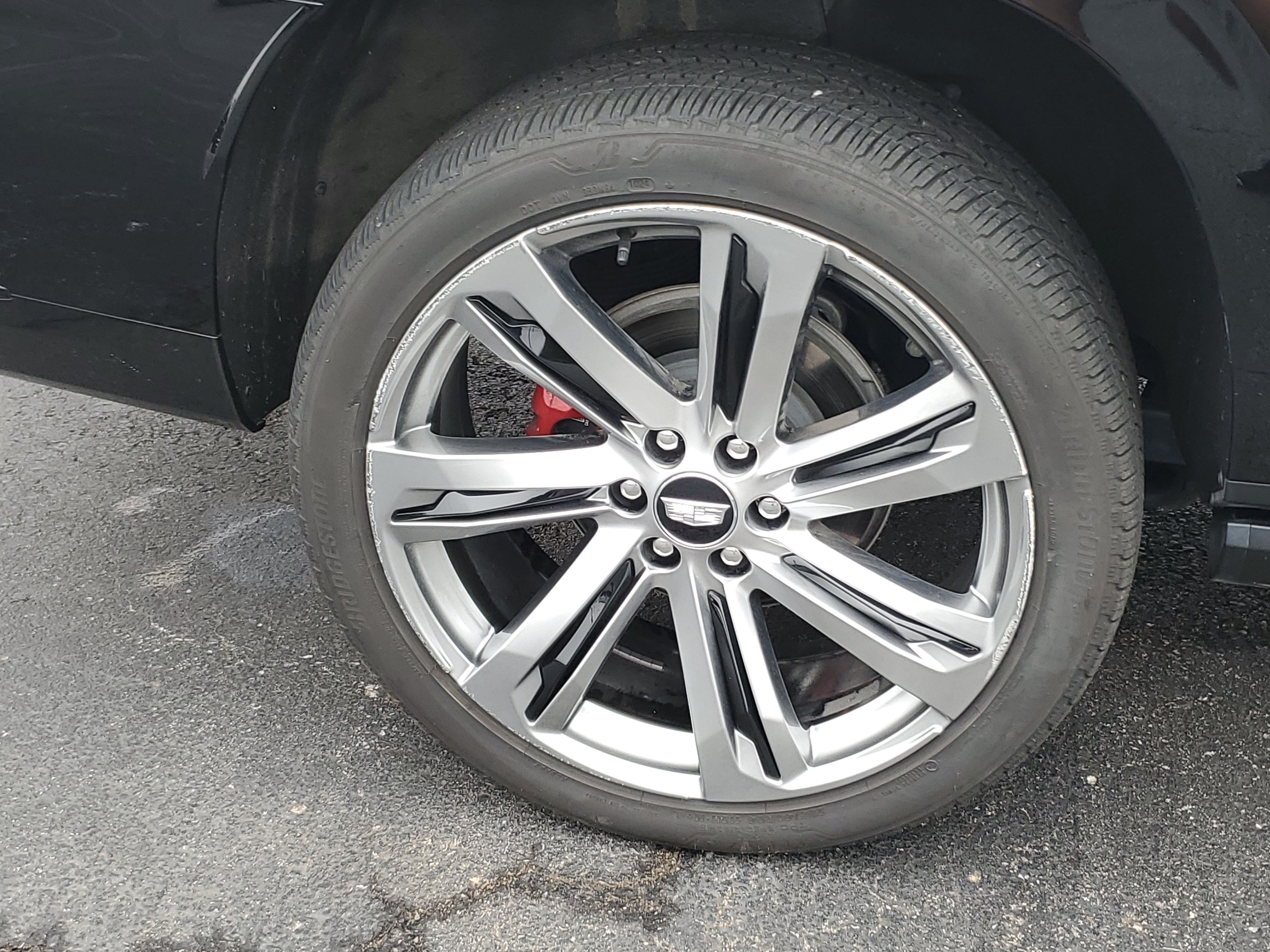 Used 2025 Cadillac Escalade ESV Sport Platinum w/ LPO, Floor Liner Package AWD/4WD image 6