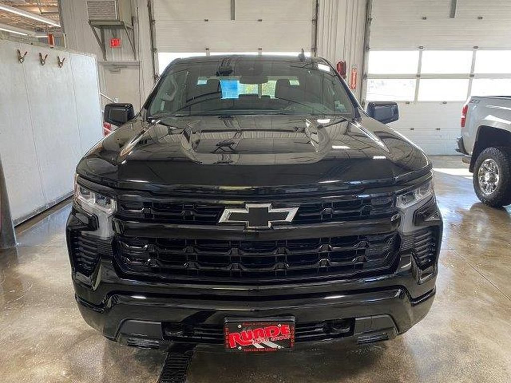 Used 2022 Chevrolet Silverado 1500 RST AWD/4WD image 1