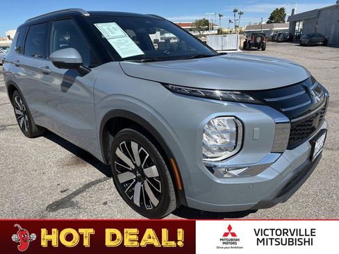 Used 2025 Mitsubishi Outlander SEL AWD/4WD image 1