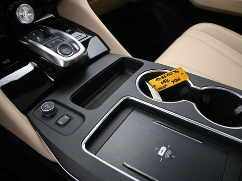 Certified 2025 Acura MDX SH-AWD image 5
