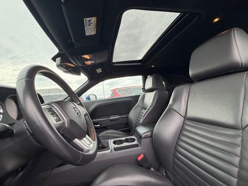 Used 2012 Dodge Challenger R/T image 4