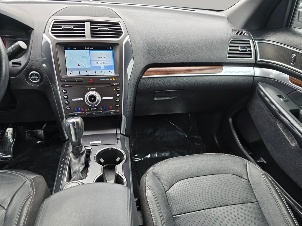 Used 2019 Ford Explorer Limited w/ Class III Trailer Tow Package AWD/4WD image 4