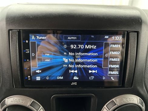 Used 2015 Jeep Wrangler Unlimited Sport w/ Connectivity Group image 16