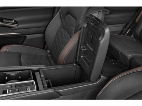 Certified 2025 Nissan Pathfinder Platinum w/ Black Appearance Package image 17