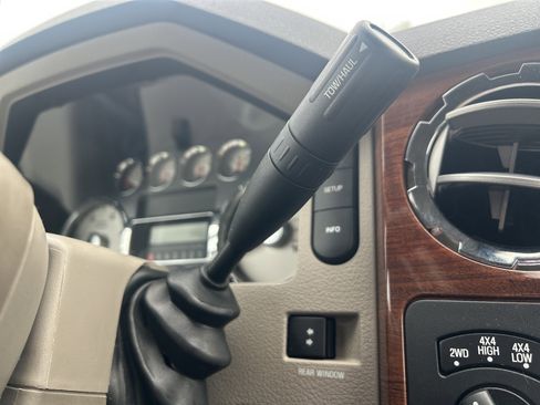 Used 2010 Ford F250 4x4 Crew Cab Super Duty image 16