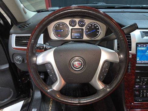 Used 2013 Cadillac Escalade Premium image 95