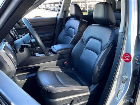 Used 2023 Nissan Pathfinder SL image 7