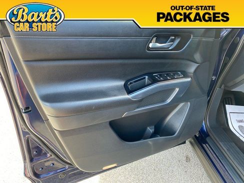 Used 2022 Nissan Pathfinder SL AWD/4WD image 25