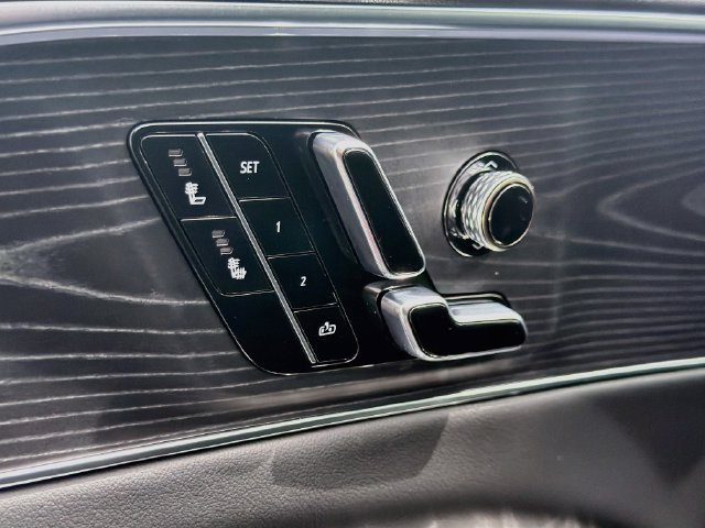 Used 2026 Cadillac Lyriq Luxury AWD/4WD image 24