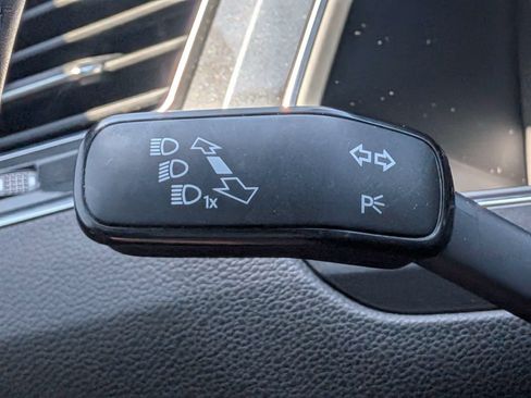 Used 2019 Volkswagen Tiguan SEL R-Line AWD/4WD image 30