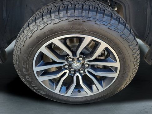 Used 2025 RAM 1500 Limited w/ Off Road Group AWD/4WD image 9