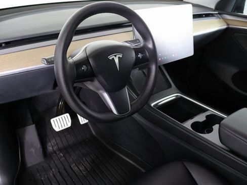 Used 2023 Tesla Model Y Performance image 21