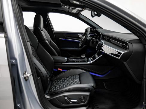 Used 2025 Audi RS 6 performance image 46